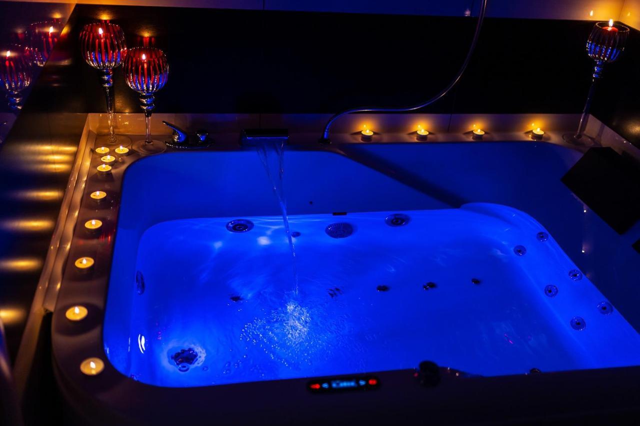 Premium Jacuzzi Apartment Klaipėda Dış mekan fotoğraf